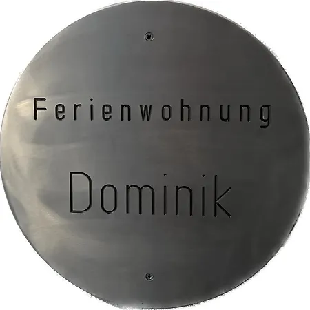 Dominik , Fill Appartement